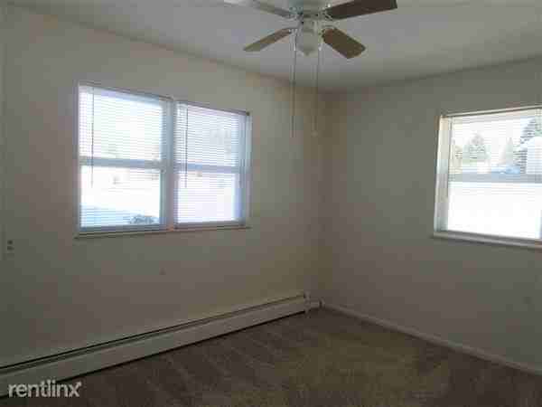 1020 Coral St - Photo 3 of 7