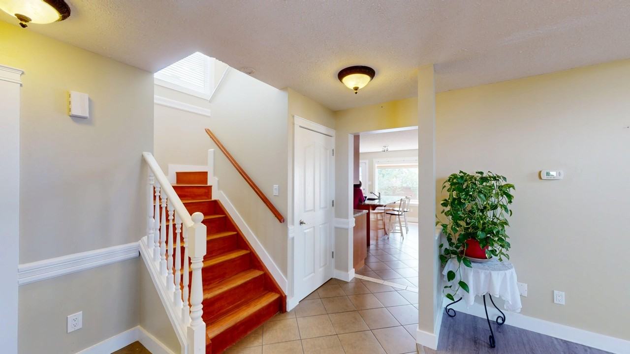 14424 130 Street Northwest - Photo 3 of 27