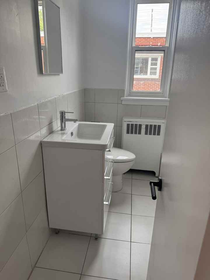 Unit 6 - 321 Irene Crescent - Move-in Ready! - Photo 3 of 9