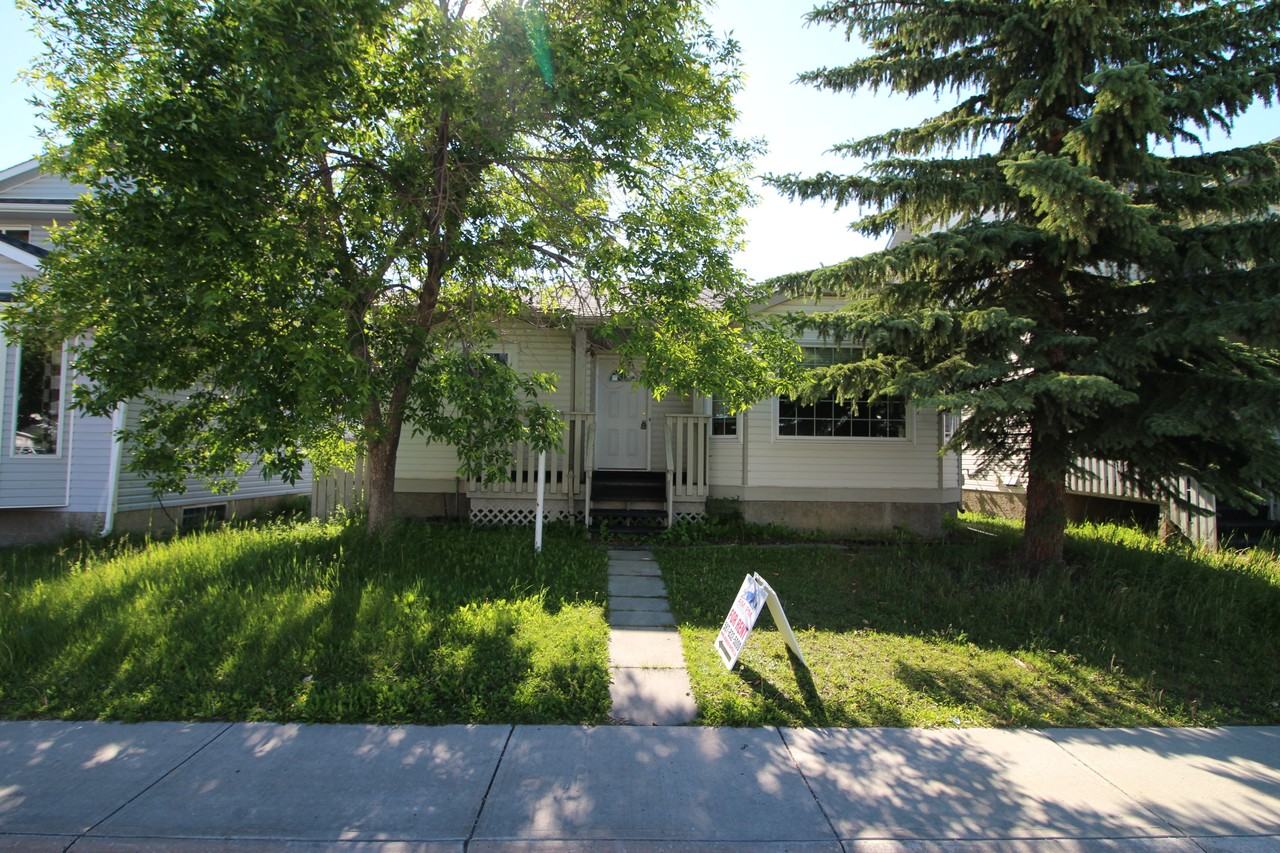 338 Costa Mesa Close NE - Photo 2 of 17