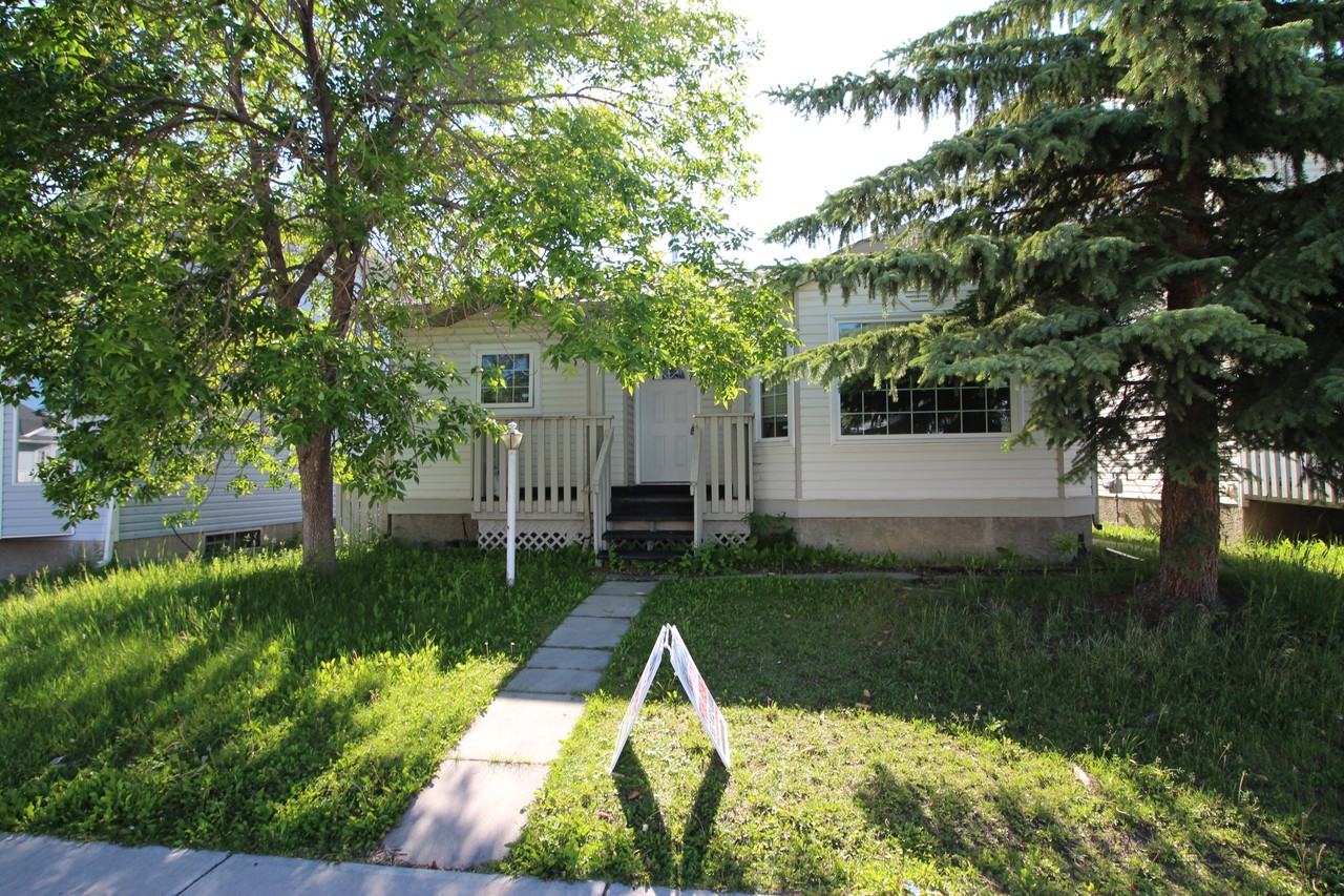 338 Costa Mesa Close NE - Photo 3 of 17