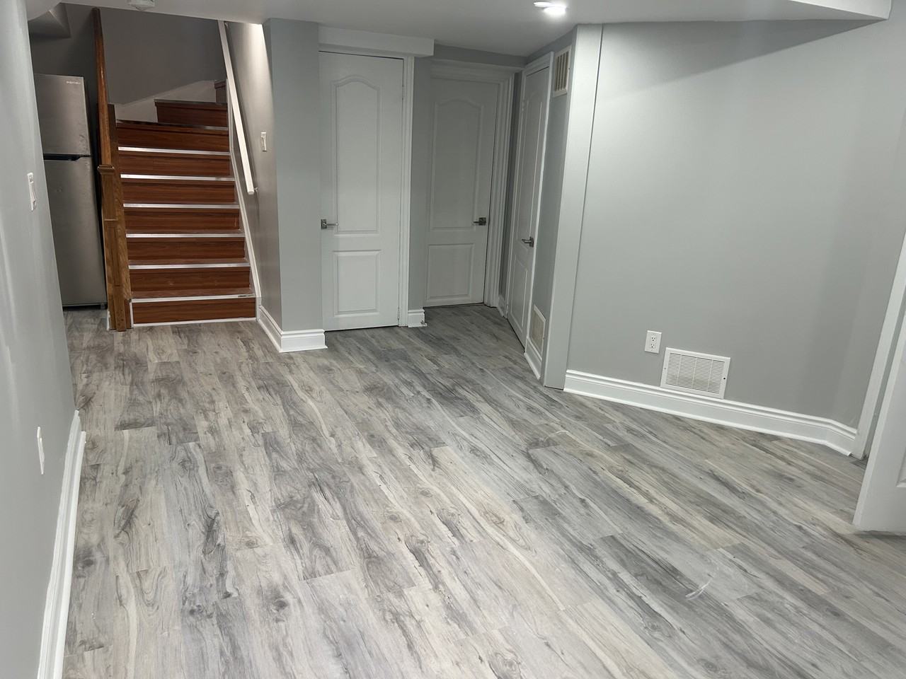 84 Crown Victoria Drive - Photo 5 of 12