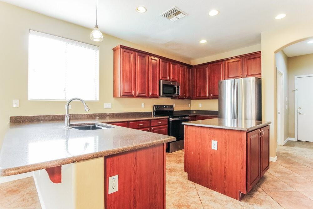 4261 N 157th Ave - Photo 6 of 17