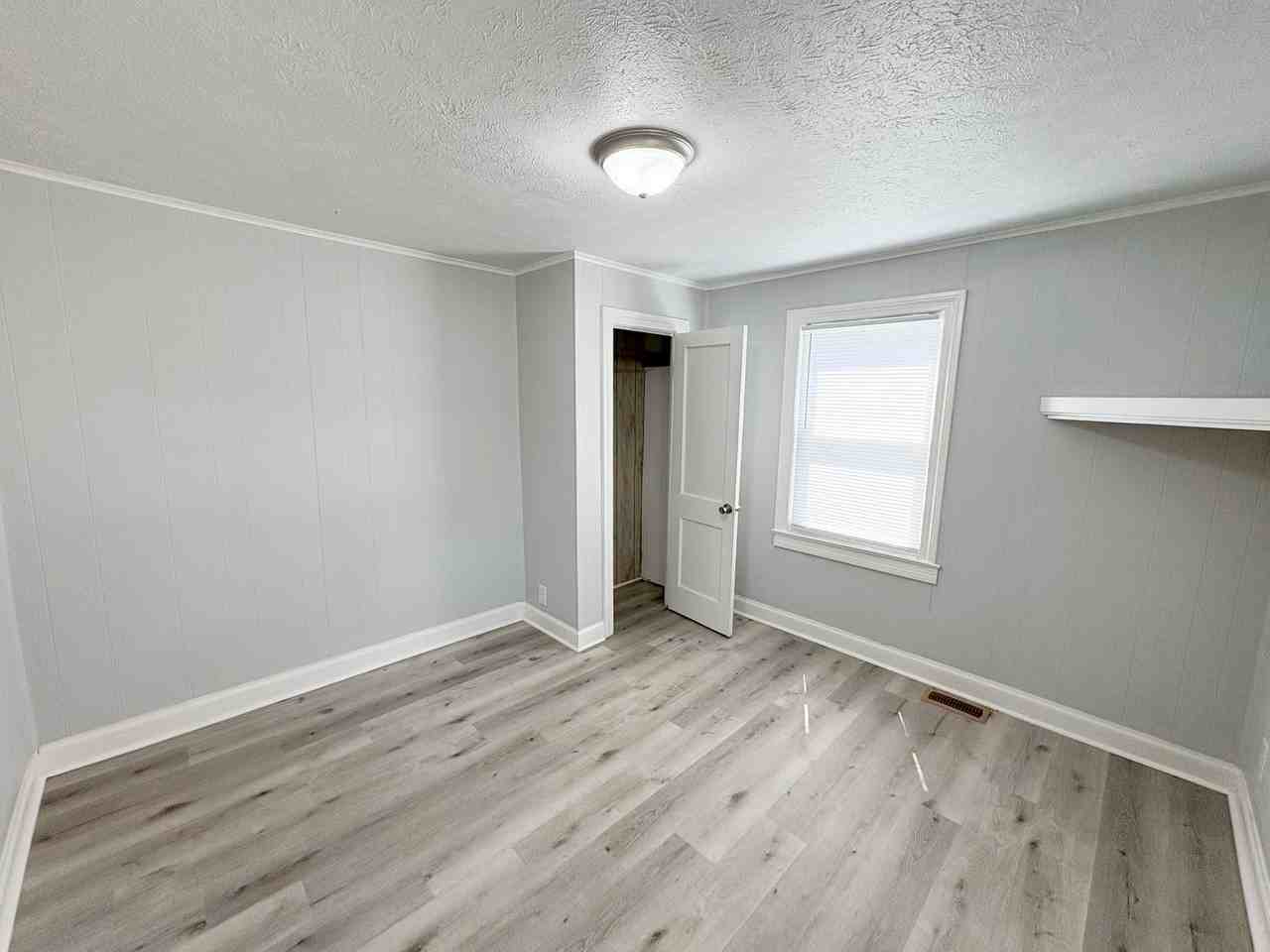 724 Claire Ave - Photo 3 of 16