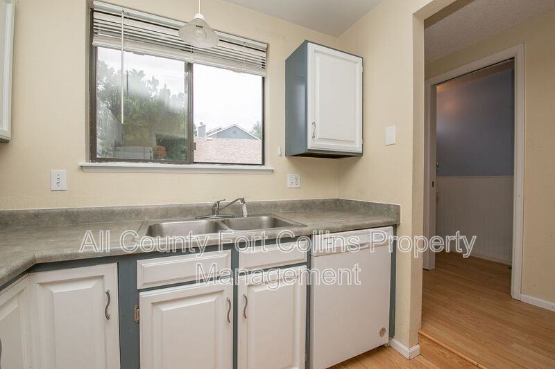 1610 Westbridge Dr #25 - Photo 4 of 20