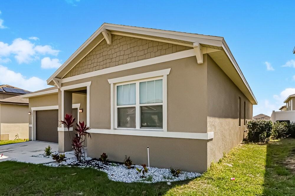 281 Alford Dr - Photo 3 of 15