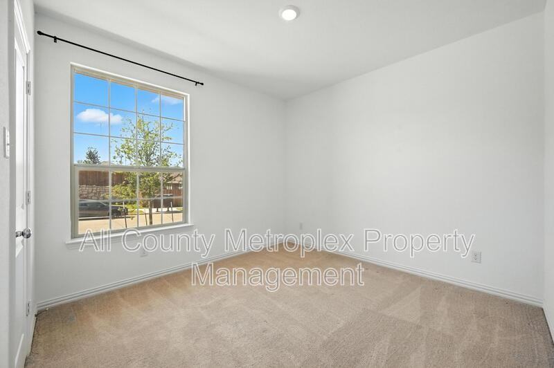 3008 Chinkapin Ln - Photo 2 of 23