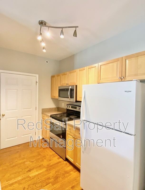 700 River Rock Way - Photo 7 of 20