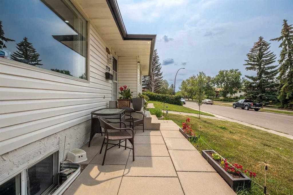 2720 60st NE - Photo 3 of 37