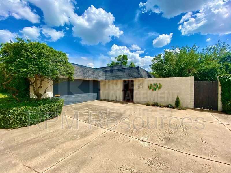 2614 Nw 62nd St - Photo 4 of 36