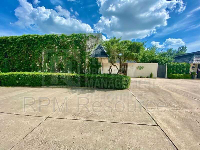 2614 Nw 62nd St - Photo 3 of 36