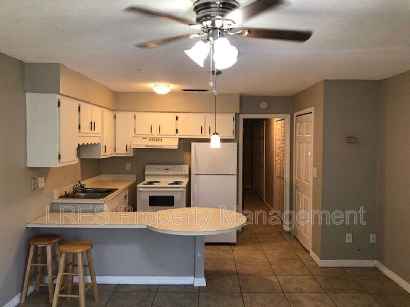 1031 Columbia Ave #H - Photo 4 of 15