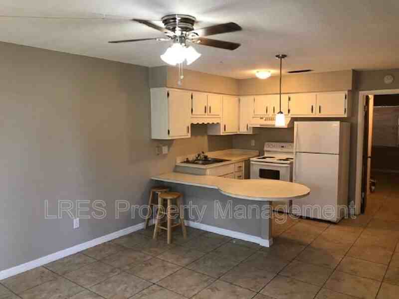 1031 Columbia Ave #H - Photo 5 of 15