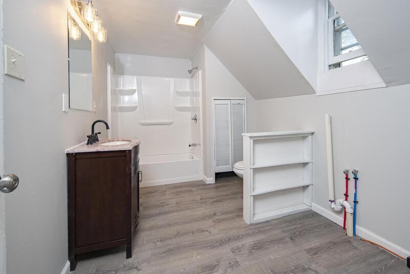 369 5th Ave - Photo 6 of 24