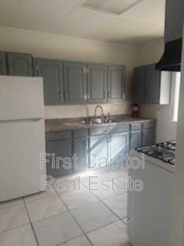 1800 Market St - Photo 6 of 7