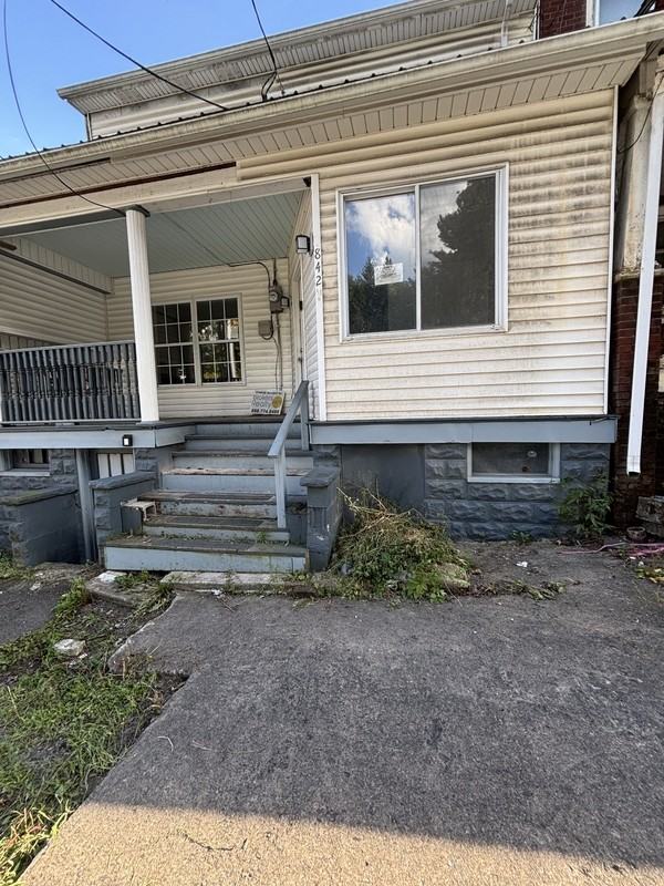 842 West Pine Street - Photo 4 of 48