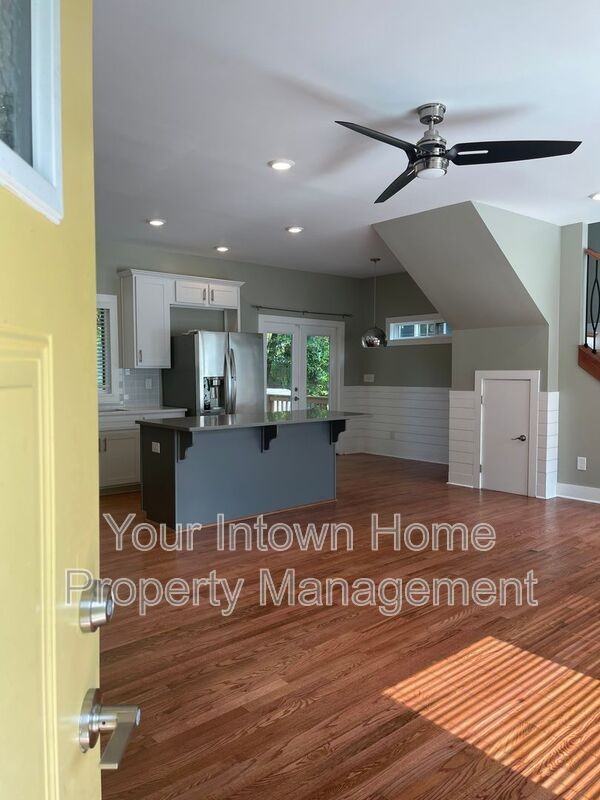 797 Brownwood Ave Se - Photo 3 of 36