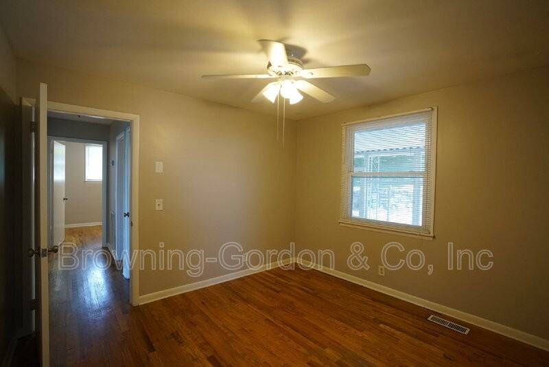 2101 Eastwood Ave - Photo 7 of 14