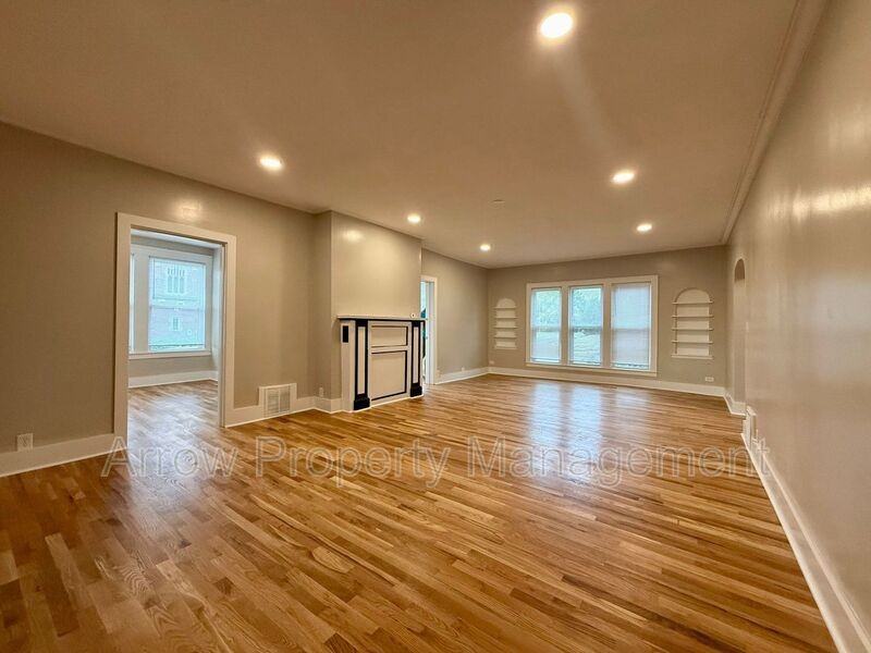 2046 S 26th St - Photo 3 of 23