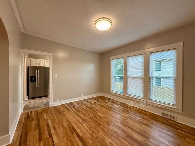 2046 S 26th St - Photo 7 of 23