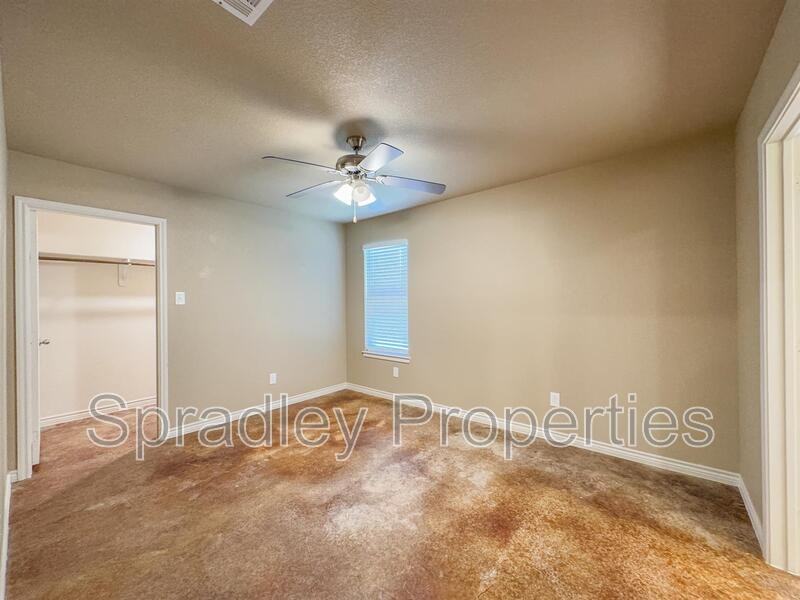 1005 Llano Ct Apt A - Photo 4 of 18