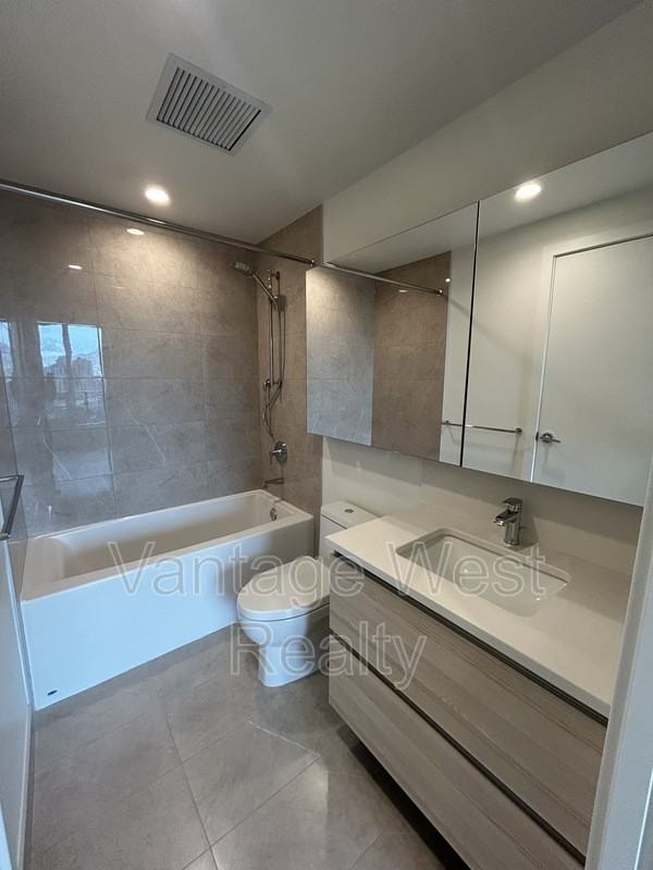 1201 Water St - Photo 3 of 7