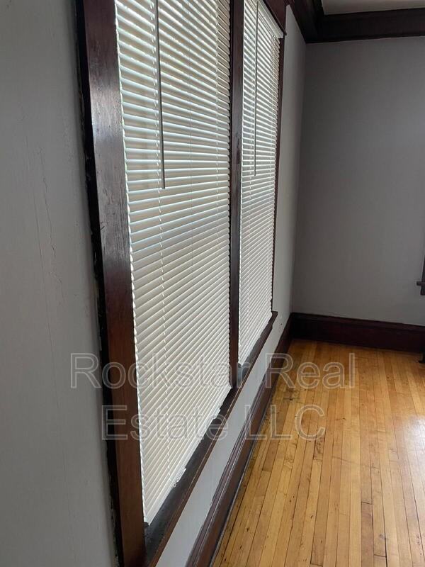 1524 W Gardner Ave #1 - Photo 5 of 12