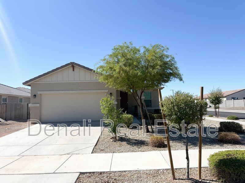 17593 W Daley Ln - Photo 2 of 16