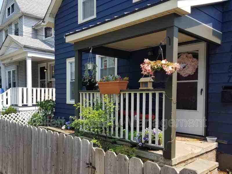 2187 W 32nd St - Photo 5 of 20