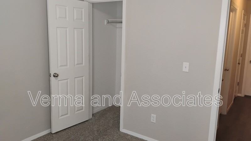 1701 Forest Dr - Photo 3 of 18