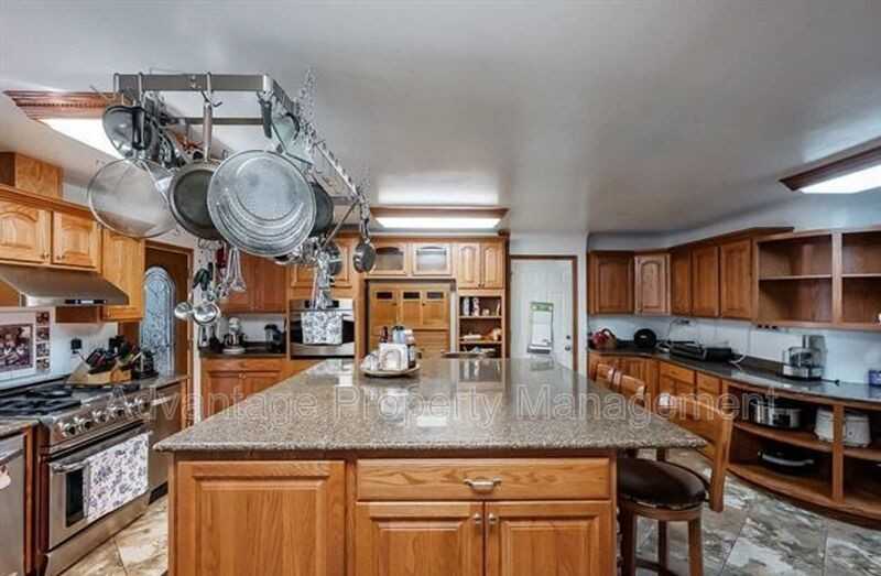 2148 Main St - Photo 5 of 22