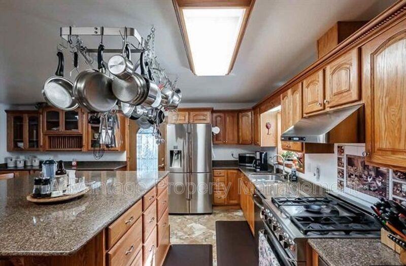 2148 Main St - Photo 7 of 22