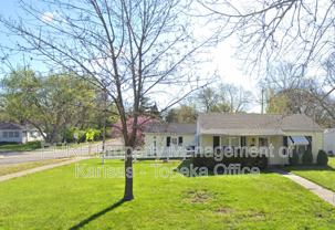 2300 Sw Eveningside Dr - Photo 1 of 1