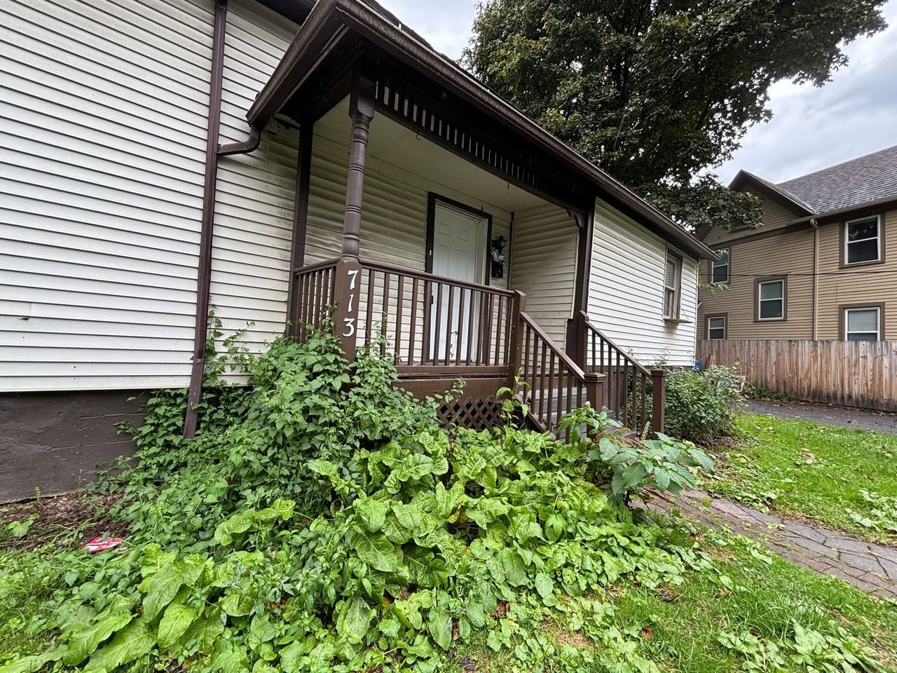 713 Meigs St - Photo 3 of 17