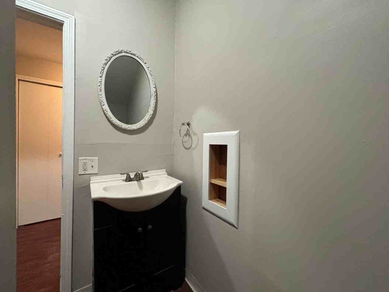 713 Meigs St - Photo 4 of 17