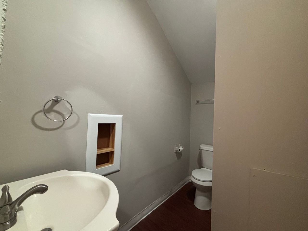 713 Meigs St - Photo 5 of 17