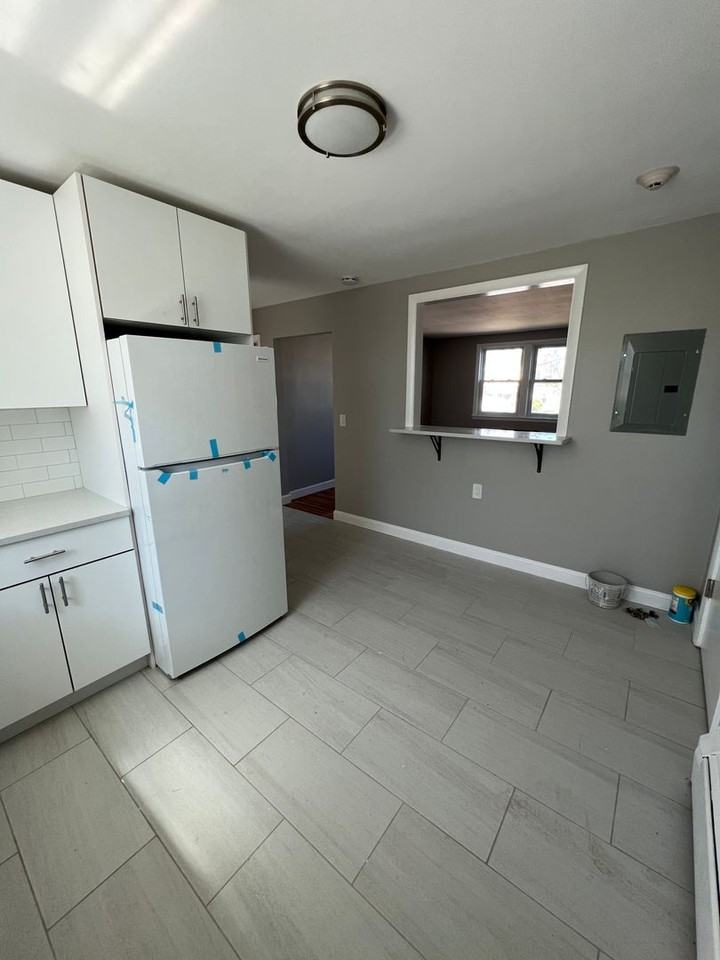 433 Sea Street - Photo 5 of 23
