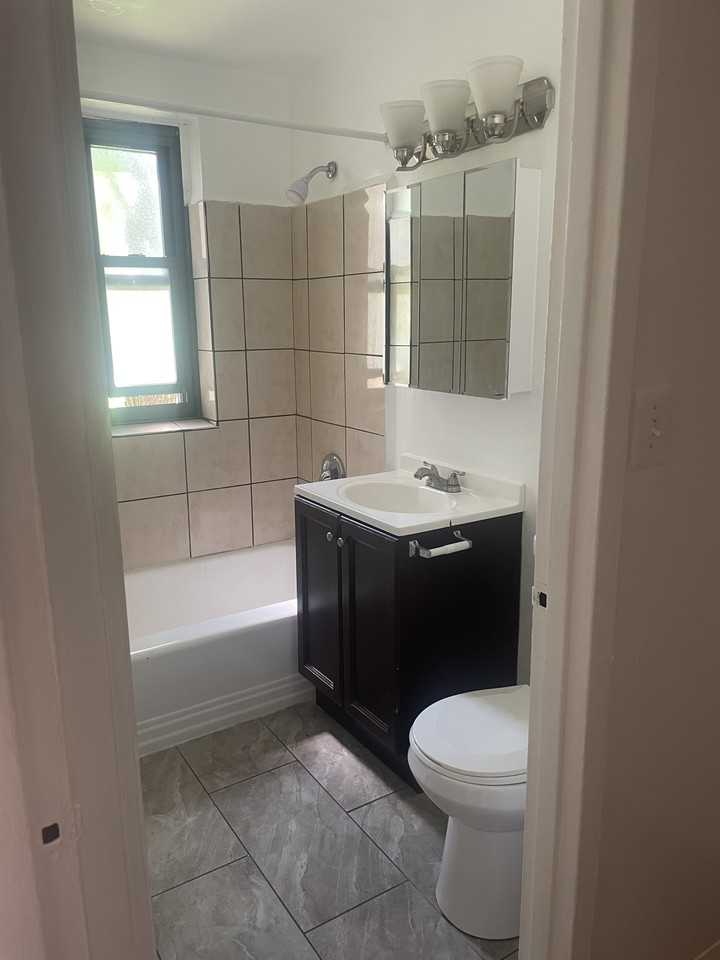 W Touhy Ave & N Glenwood Ave - Photo 5 of 6