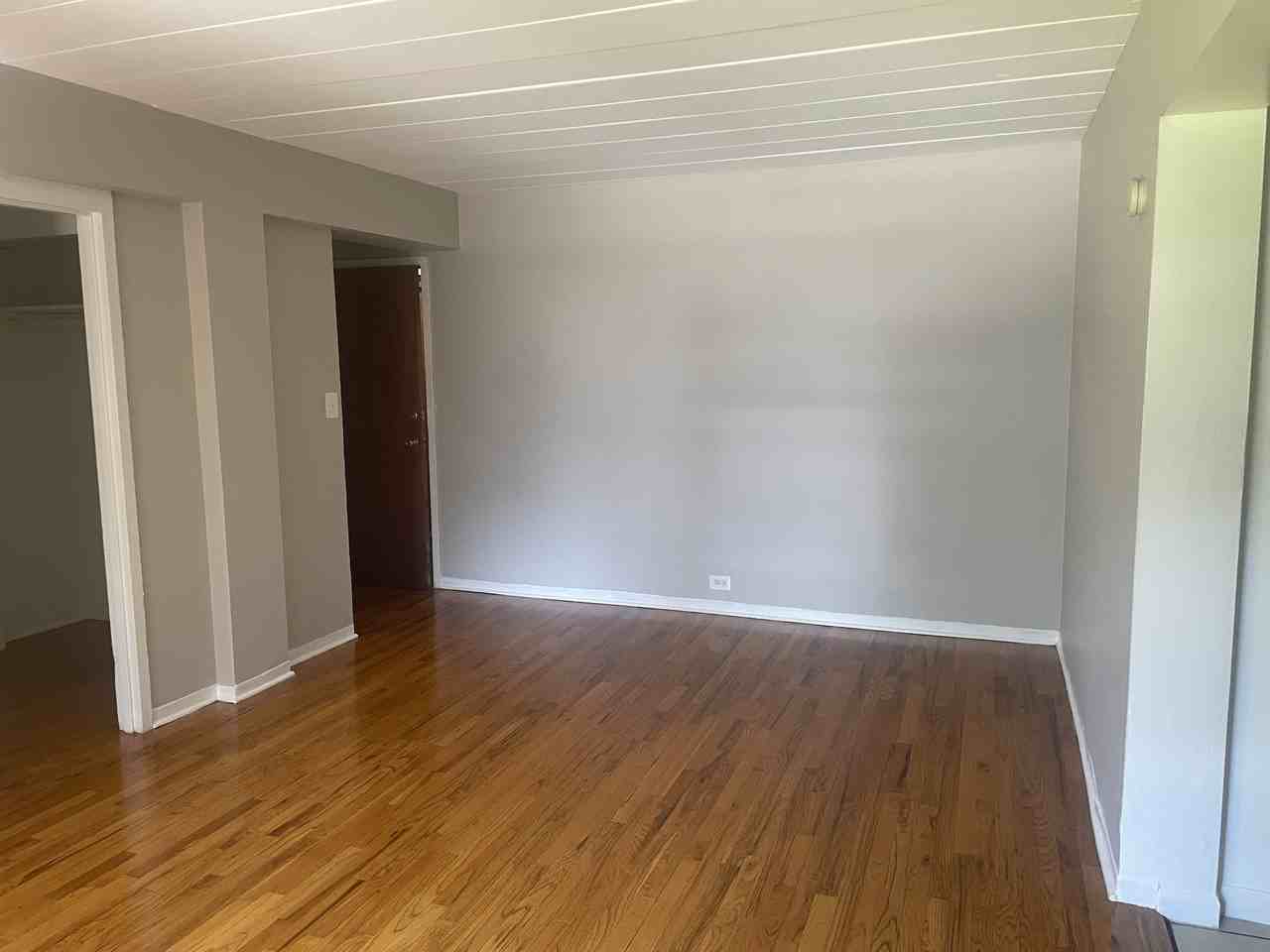 W Touhy Ave & N Glenwood Ave - Photo 3 of 6