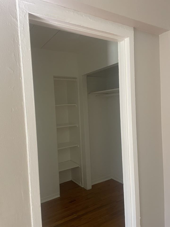 W Touhy Ave & N Glenwood Ave - Photo 6 of 6