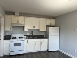 featured image of 923 1/2 W 75th St