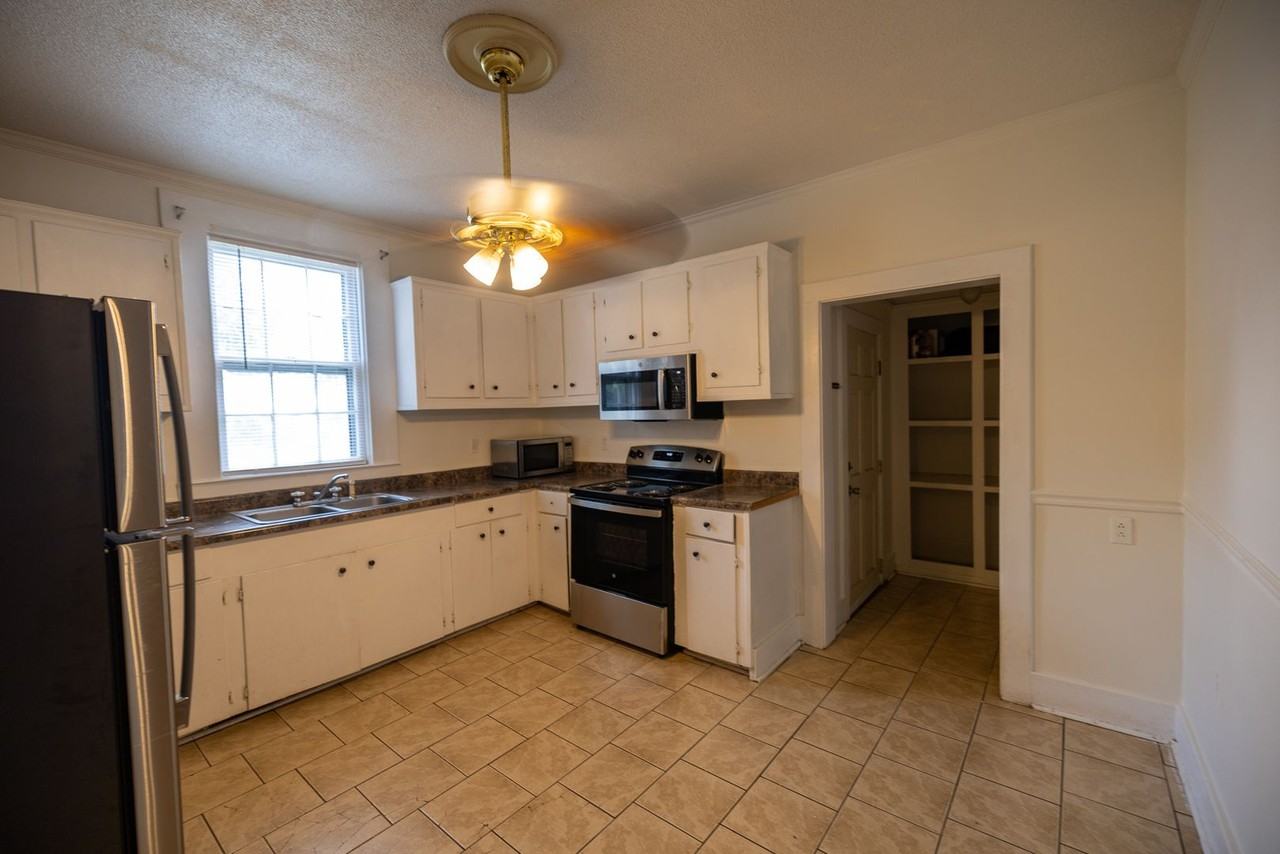 1112 Olympia Ave - Photo 5 of 18