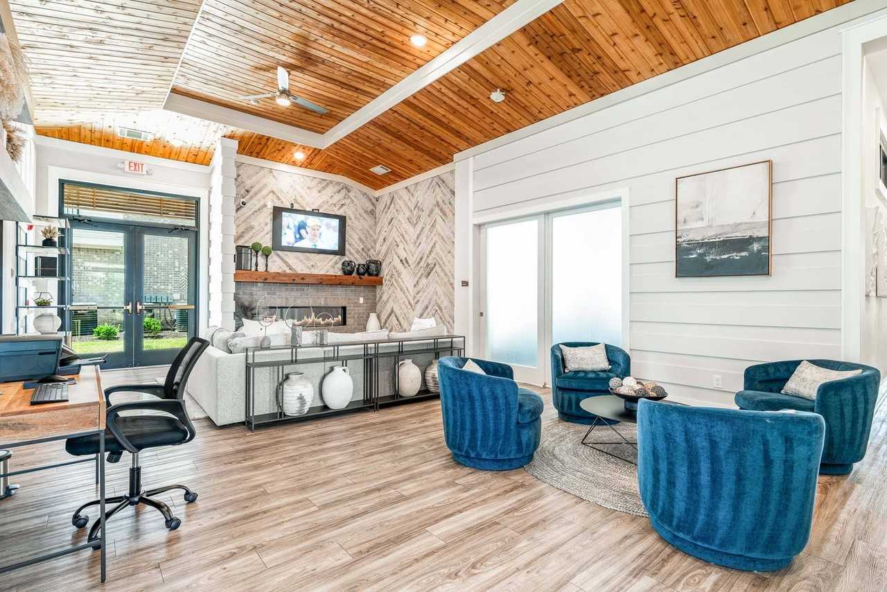 Main Street Lofts | Luxury Apartments - Photo 2 of 43