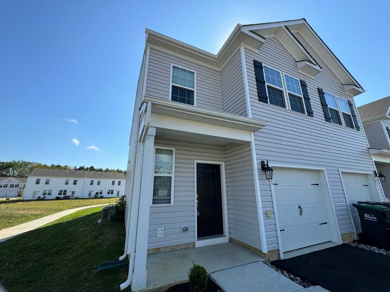 1201 Martin Rd - Photo 3 of 39