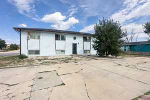 featured image of 6605 Robin Dr