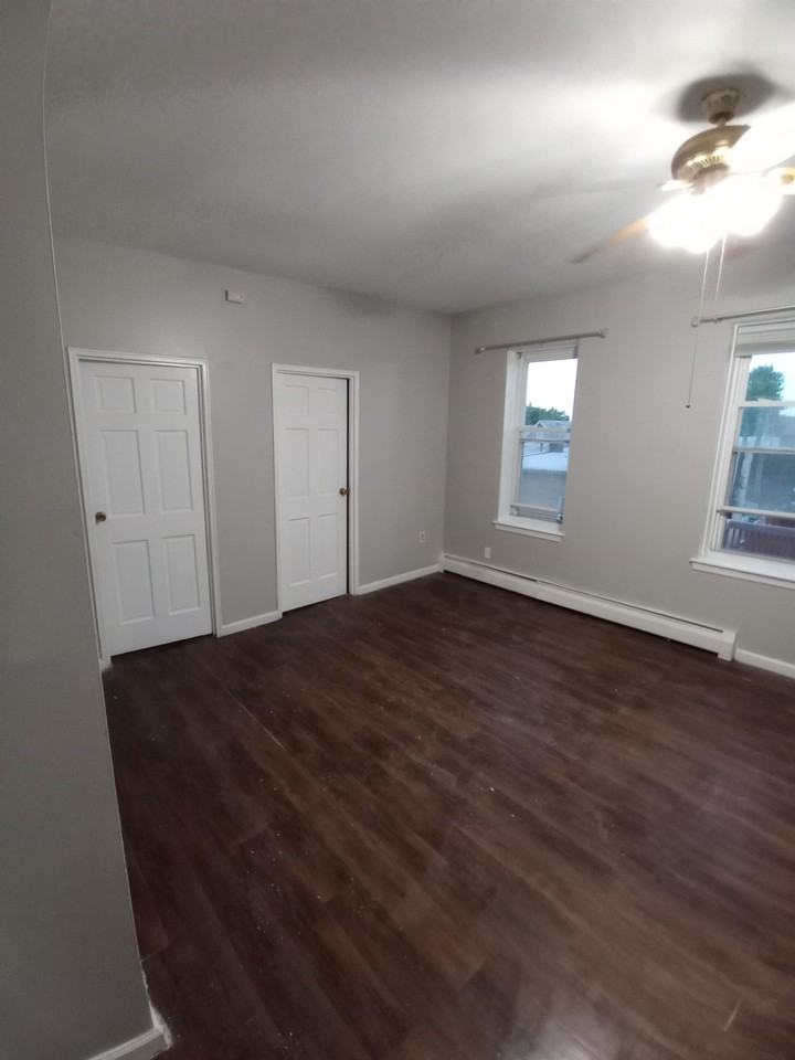 514 Kennedy - Photo 2 of 10