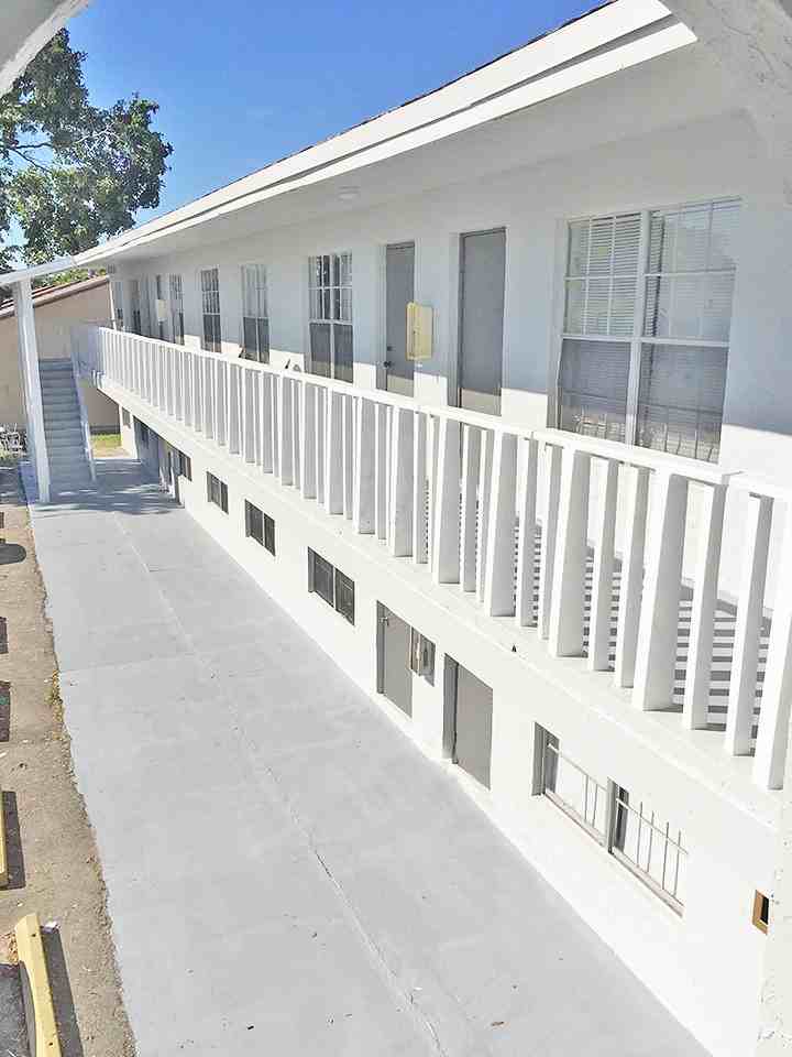 1440 NW 22nd Street - Photo 3 of 28