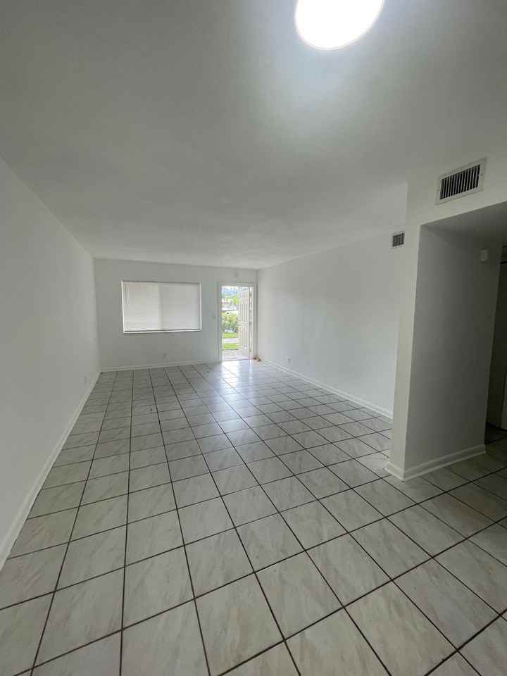 2500 NW 9th Avenue - Photo 2 of 20
