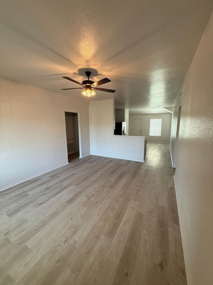 16 Hearthstone Trl - Photo 7 of 11