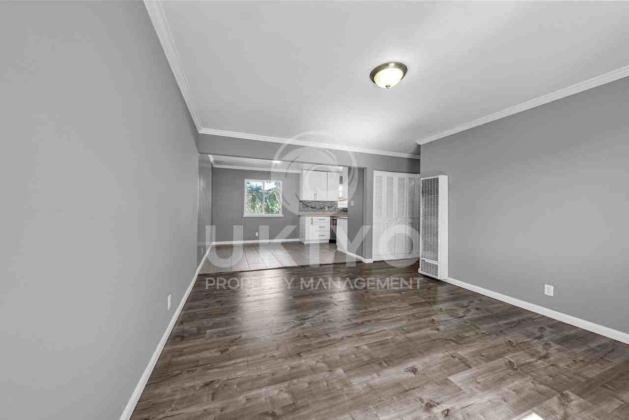 3007 Nicol Avenue - Photo 5 of 50